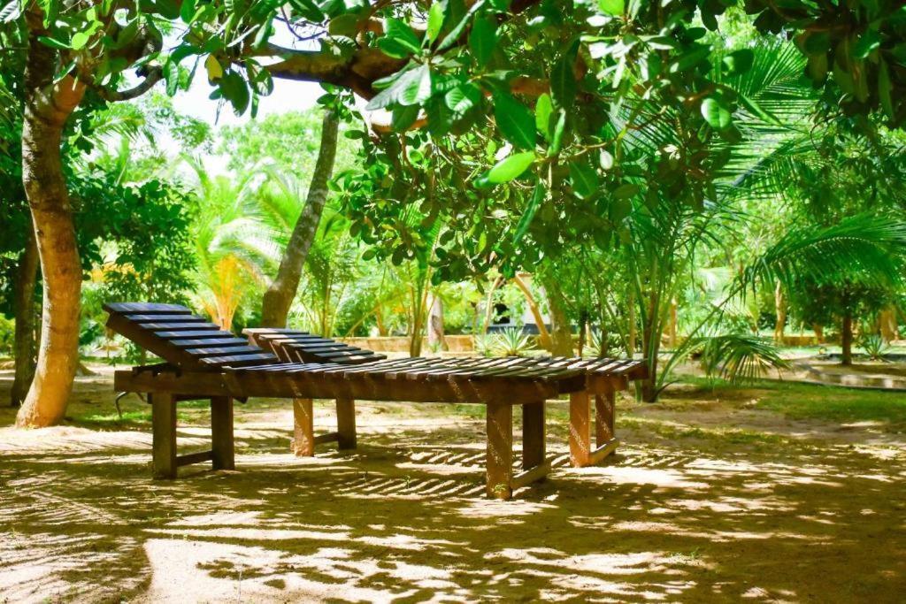 Turtles View Resort Tangalle Exterior foto